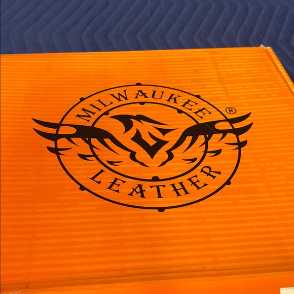 Milwaukee Black Leather Women’s motorcycle boots - Picture 5 of 7